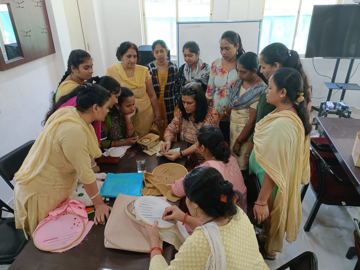 Workshop session with soldiers' wives